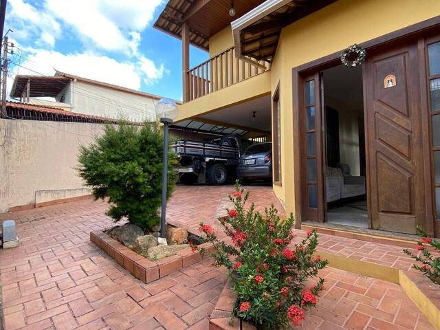 #ILV701 - Casa para Venda em Belo Horizonte - MG - 2